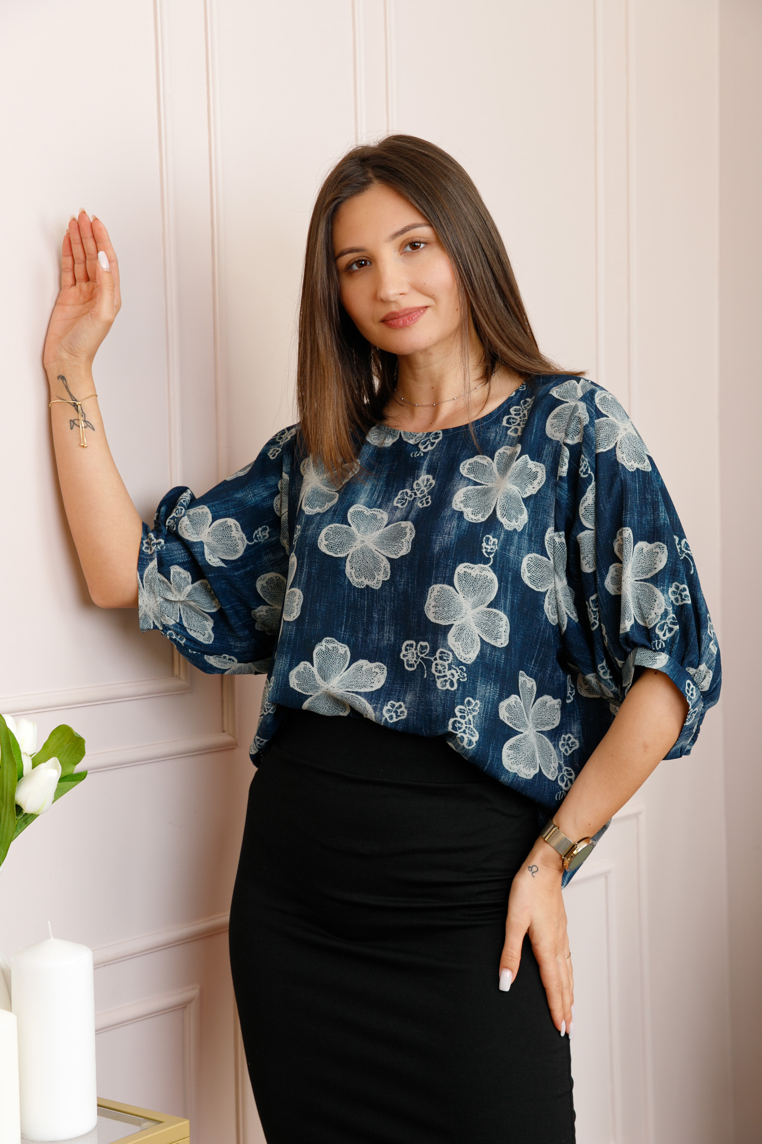 Bluze - Bluza bleumarin cu imprimeu floral alb Harper plus size